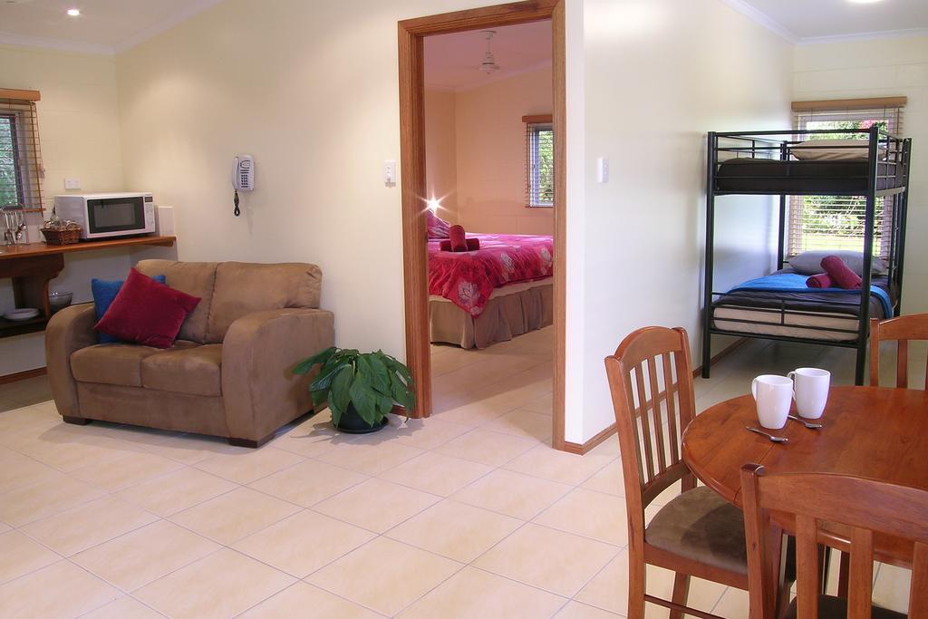 The Summit Rainforest Retreat Atherton Room photo